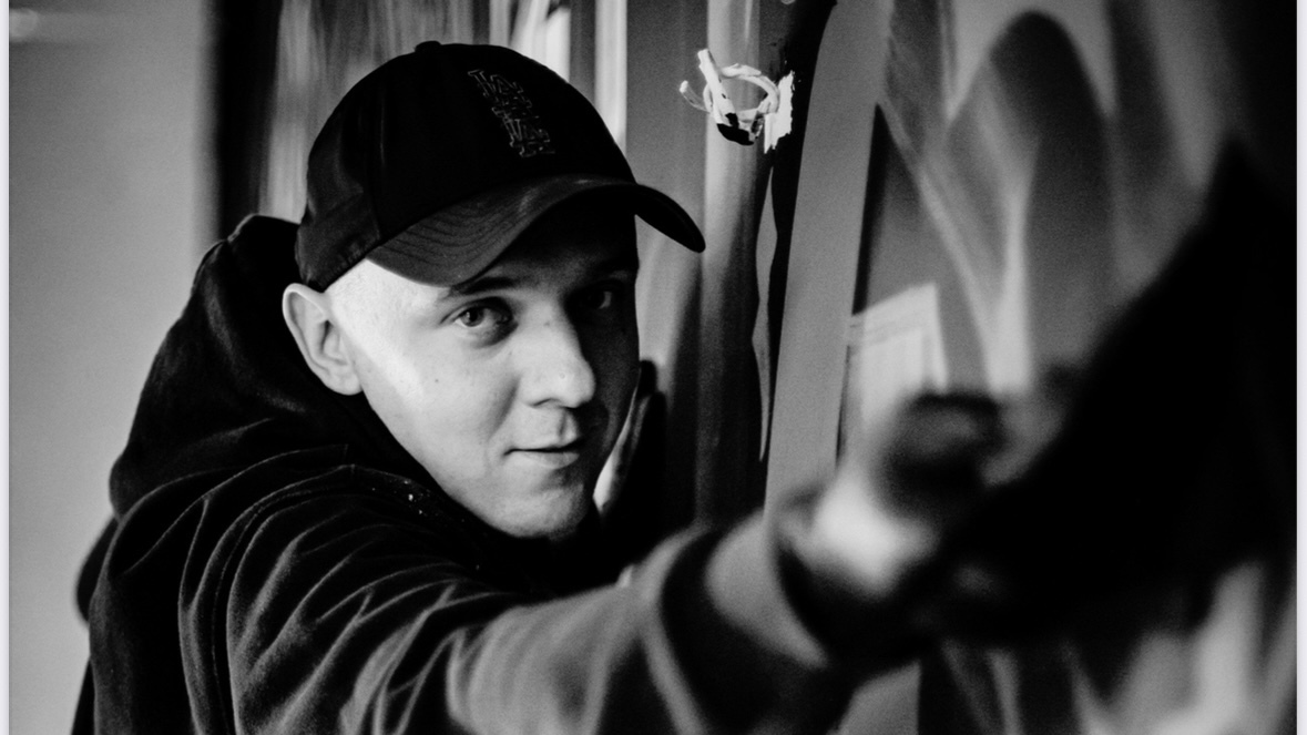 Oskar Piec z Bytomia tworzy calligraffiti