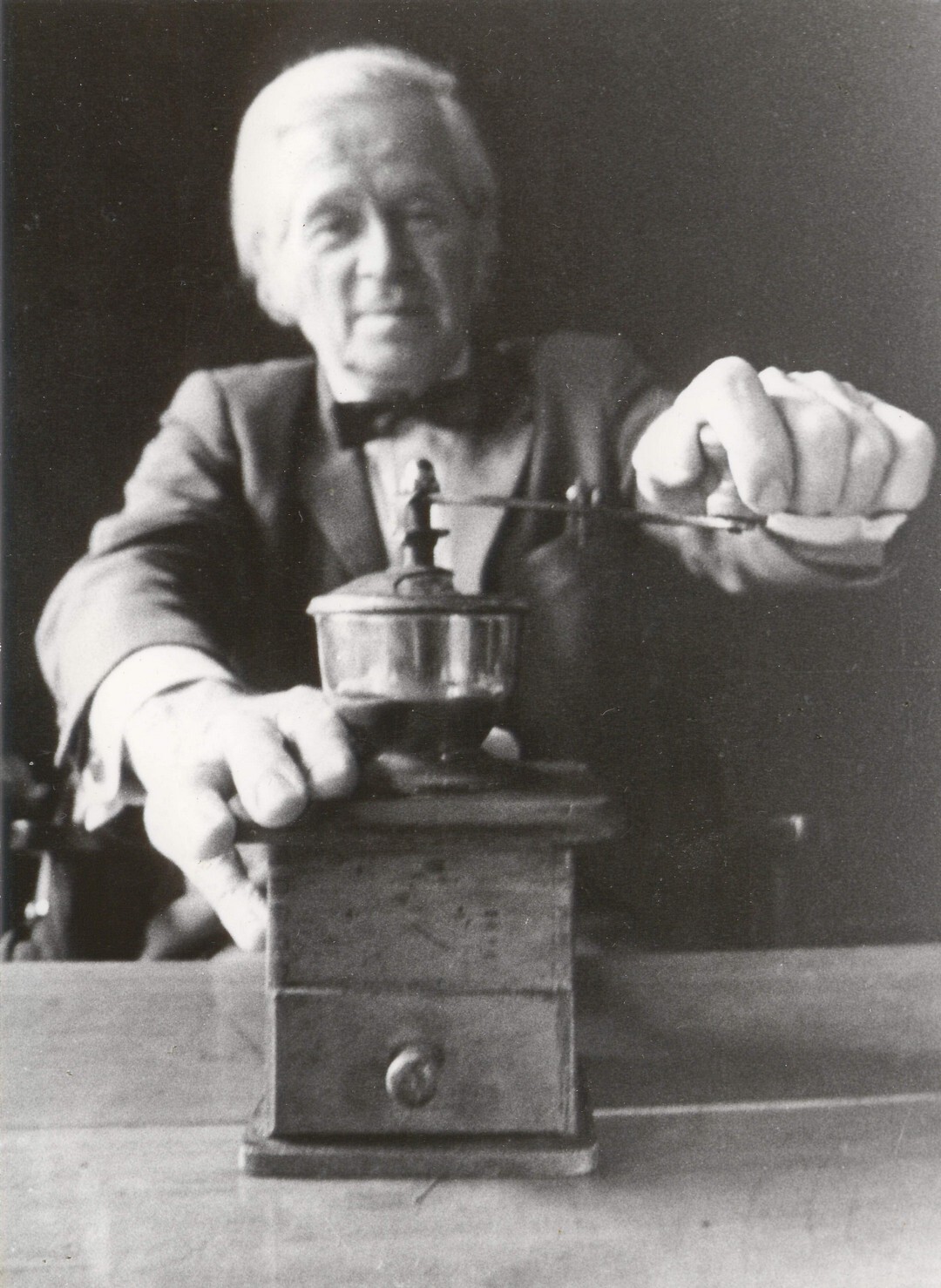 Jan Dorman i młynek do kawy