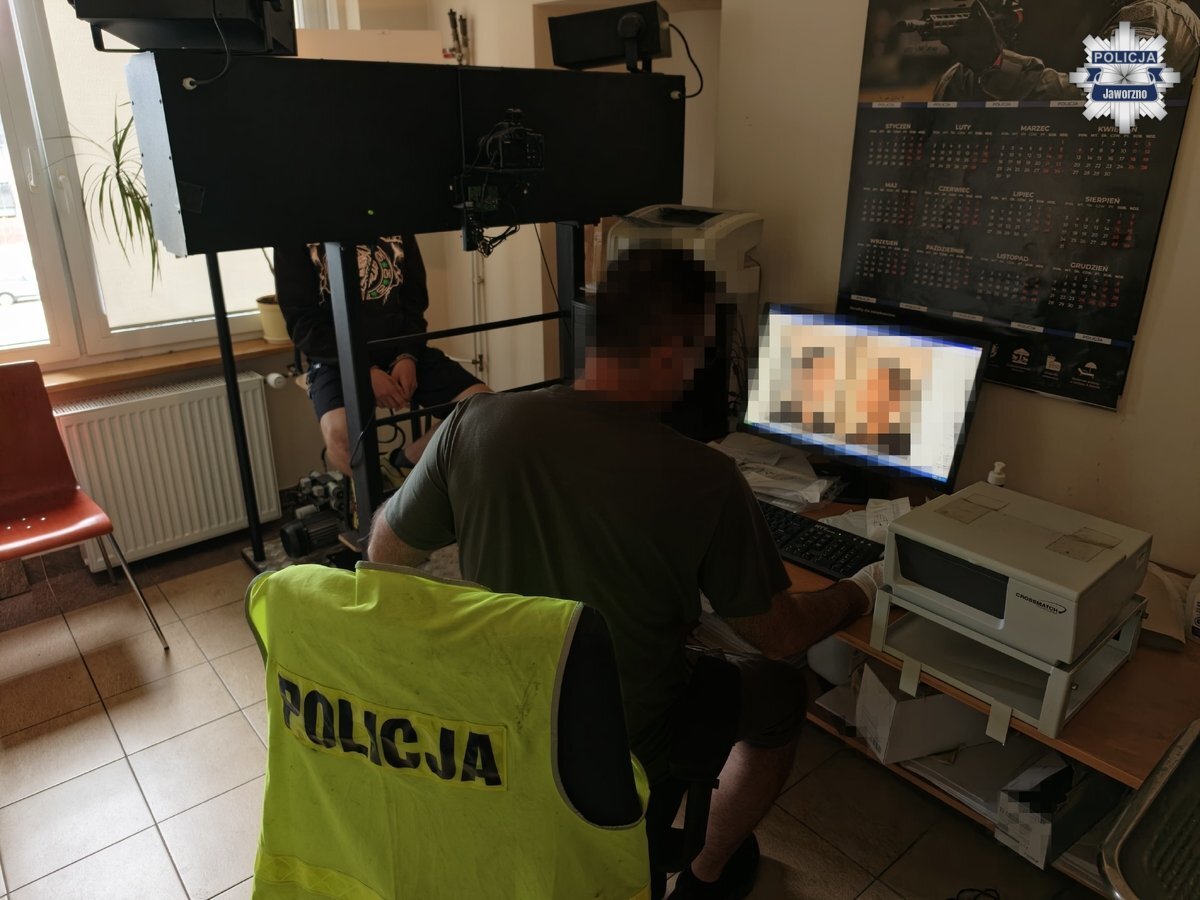Jaworzno-Galmany. Podpalenie chłopaka za pomocą substancji łatwopalnej. Zatrzymanie podejrzanych. 7 sierpnia 2026