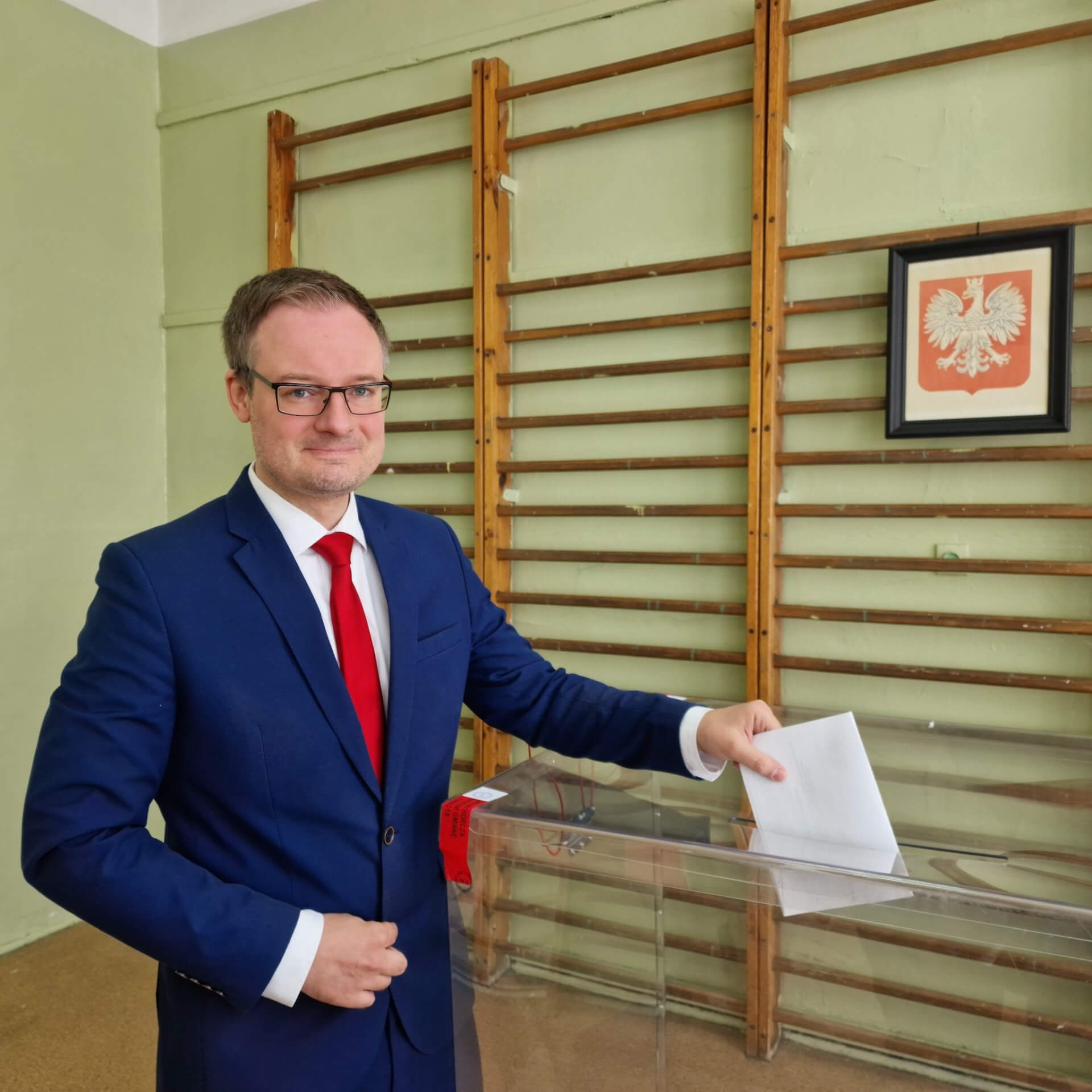 Kamil Zbikowski Zdjecie z 11 maja 2025 podczas glosowania w referendum w Zabrzu
