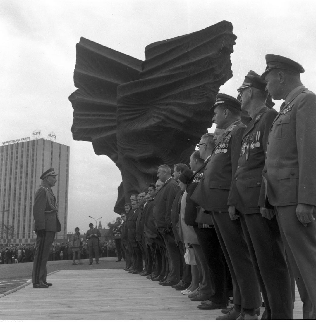 Katowice. Pomnik Powstańców Śląskich. 50. rocznica wybuchu I powstania śląskiego. Rok 1969.