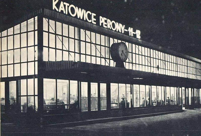 Efemeryczny pawilon dworcowy z lat 60. Stał krótko przy ówczesnym południowym końcu Stawowej.