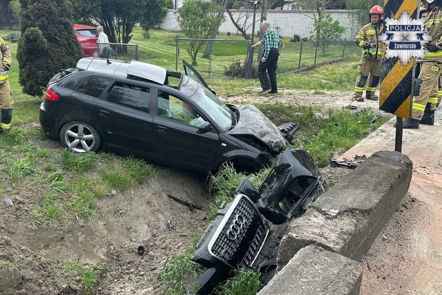 Kleszczowa, gmina Pilica, powiat zawierciański. Audi w rowie. Bytomianin za szybko jechał. 5 maja 2026