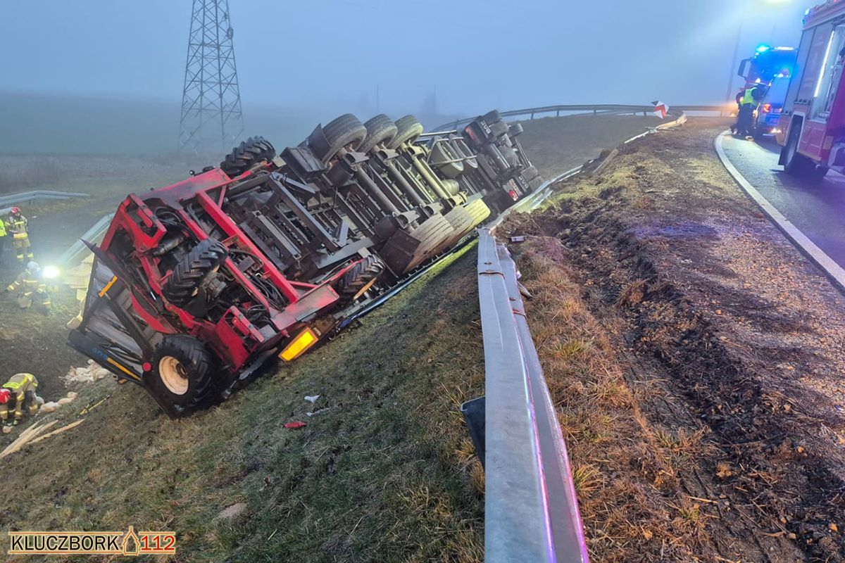 Kluczbork, DK45. Wypadek transportu kurczaków. 24 marca 2025.