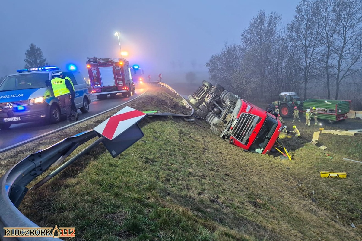 Kluczbork, DK45. Wypadek transportu kurczaków. 24 marca 2025.