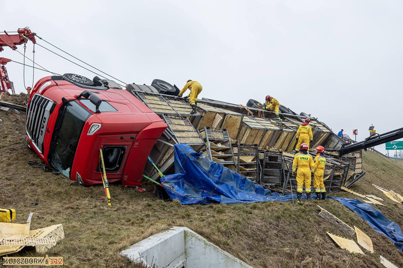 Kluczbork, DK45. Wypadek transportu kurczaków. 24 marca 2025.