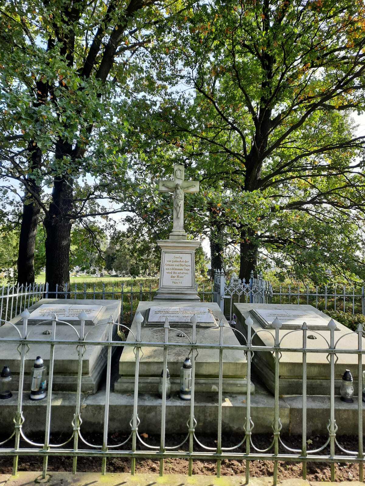 Cmentarz w Korfantowie