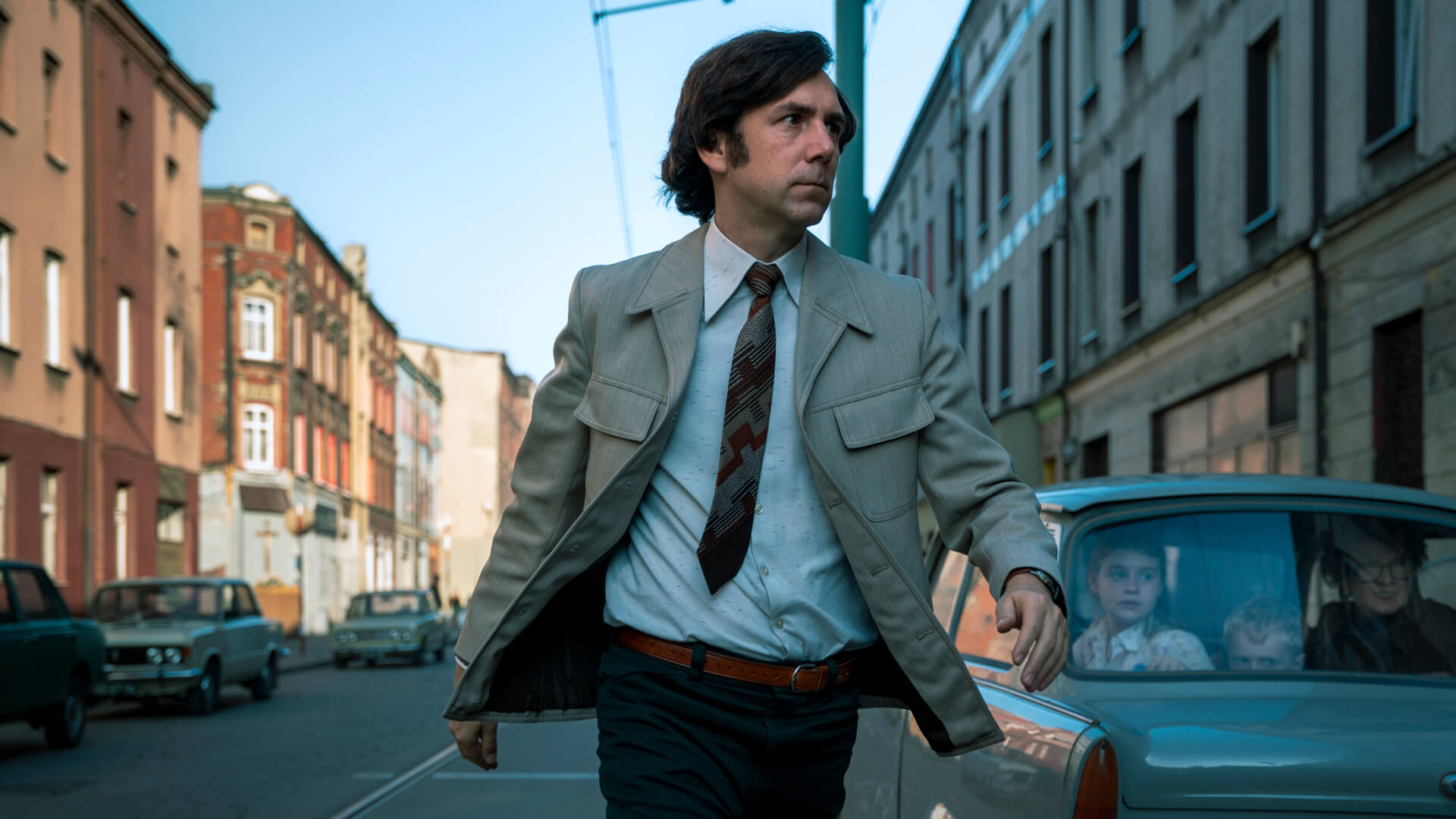 Jak Netflix odtworzył dawne Szopienice w "Ołowianych dzieciach"? To proste - na białym koniu i w srebrnej zbroi wjechały Świętochłowice!