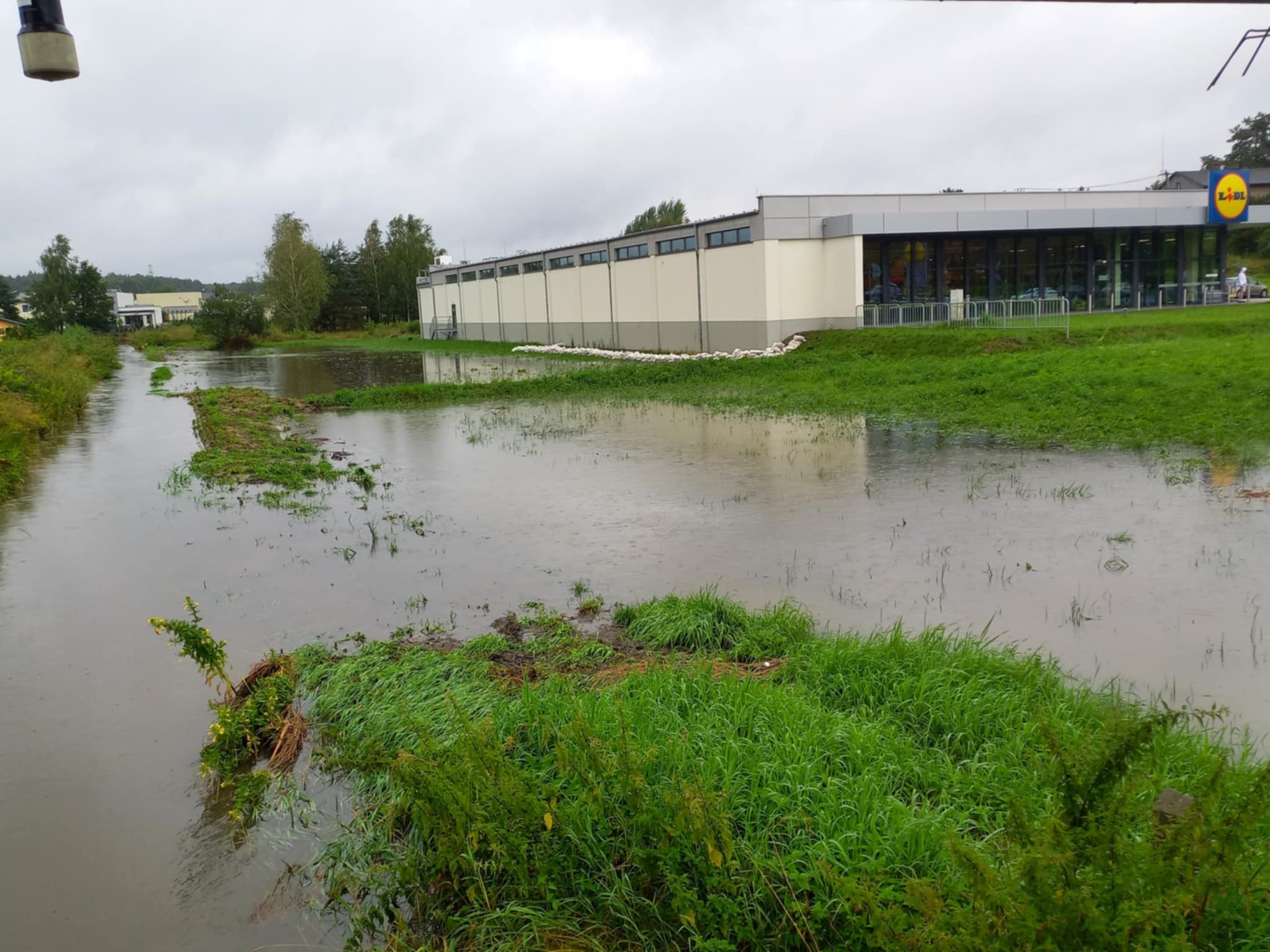 Rzeka Mleczna i Lidl, Katowice Zarzecze. Fot. Katarzyna Pachelska
