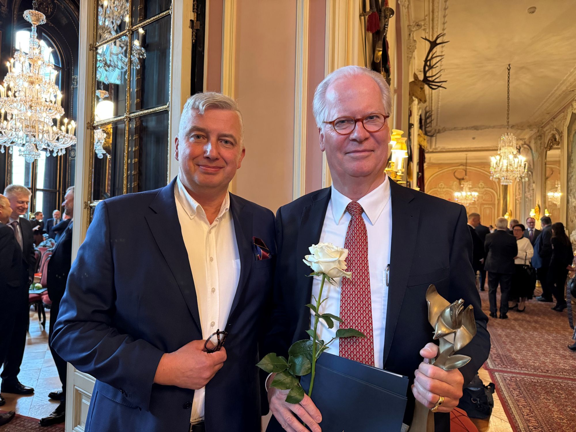 Maciej Mischok, Peter Hochberg