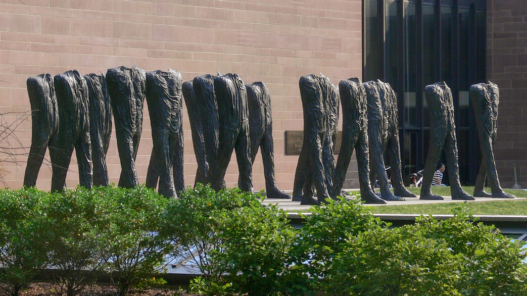 Magdalena Abakanowicz. Rzeźba przy Princeton University Art Museum Mc (Cormick Hall) w New Jersey, USA.
