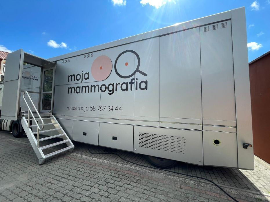 Mammografia. Mobilne laboratorium Geneva Trust.