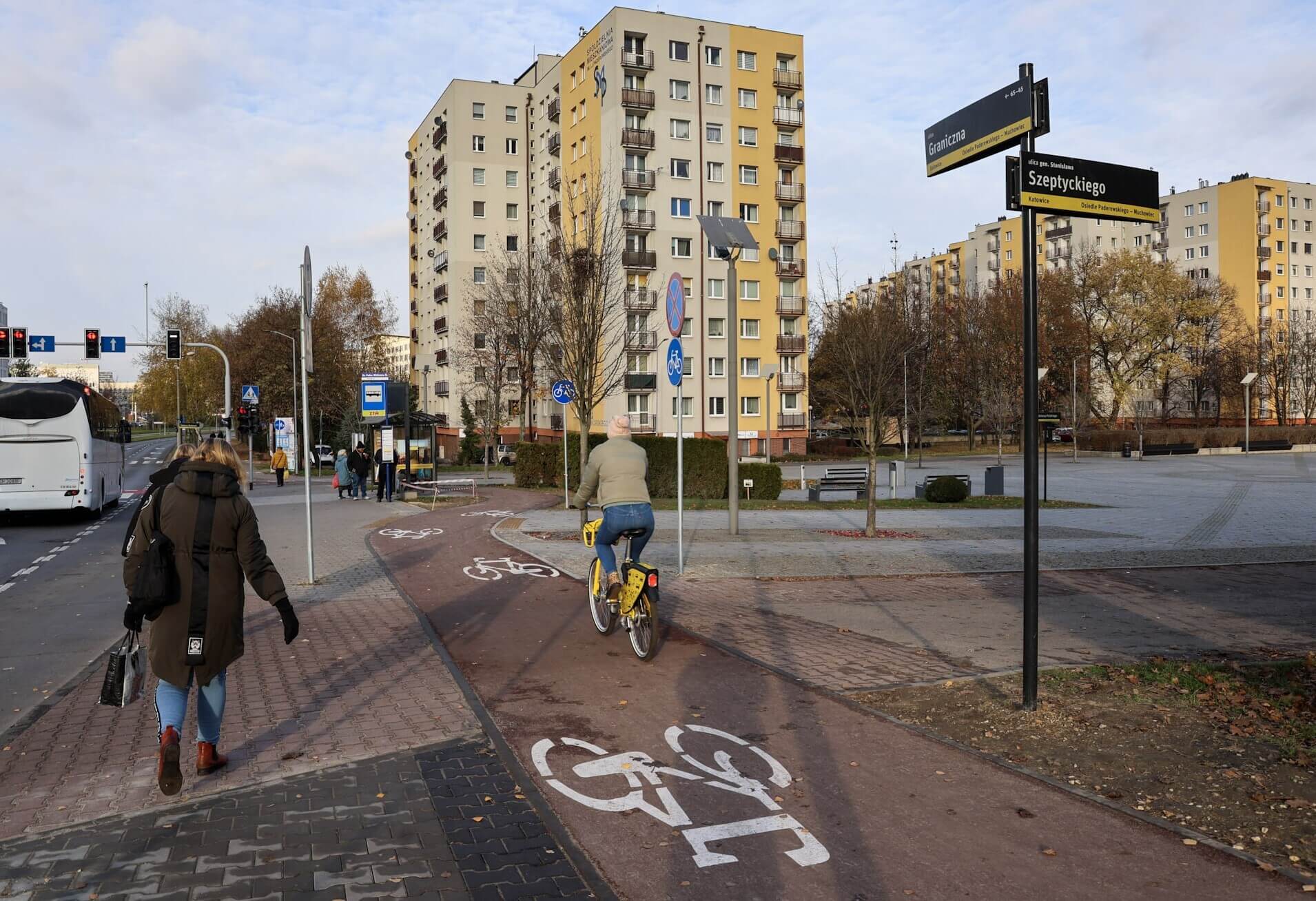  Jest już nowa droga rowerowa na katowickim osiedlu Paderewskiego, w sąsiedztwie Doliny Trzech Stawów