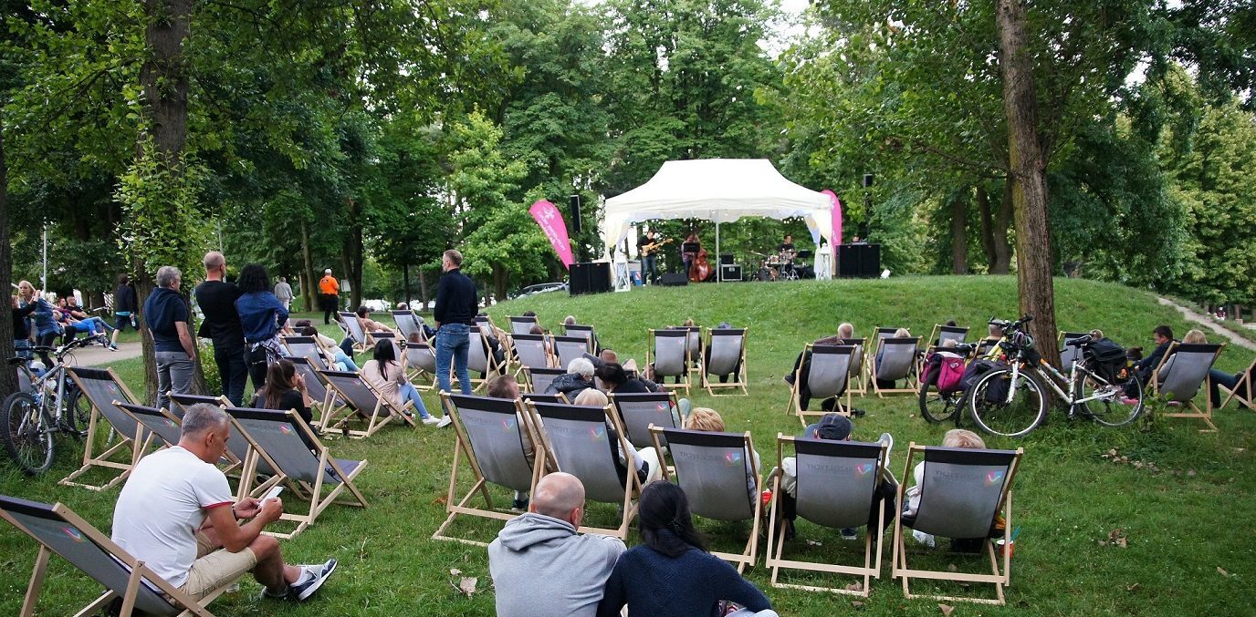 Muzyczne Wieczory nad Jeziorem w Tychach – dziewięć piątkowych koncertów nad Paprocanami