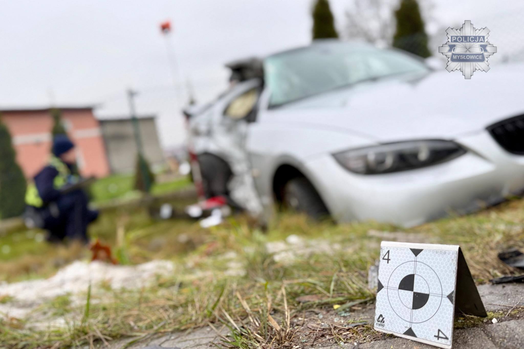 Mysłowice-Wesoła. Wypadek przy ul. 3 Maja. BMW zderzyło się z autobusem. 25 listopada 2025.