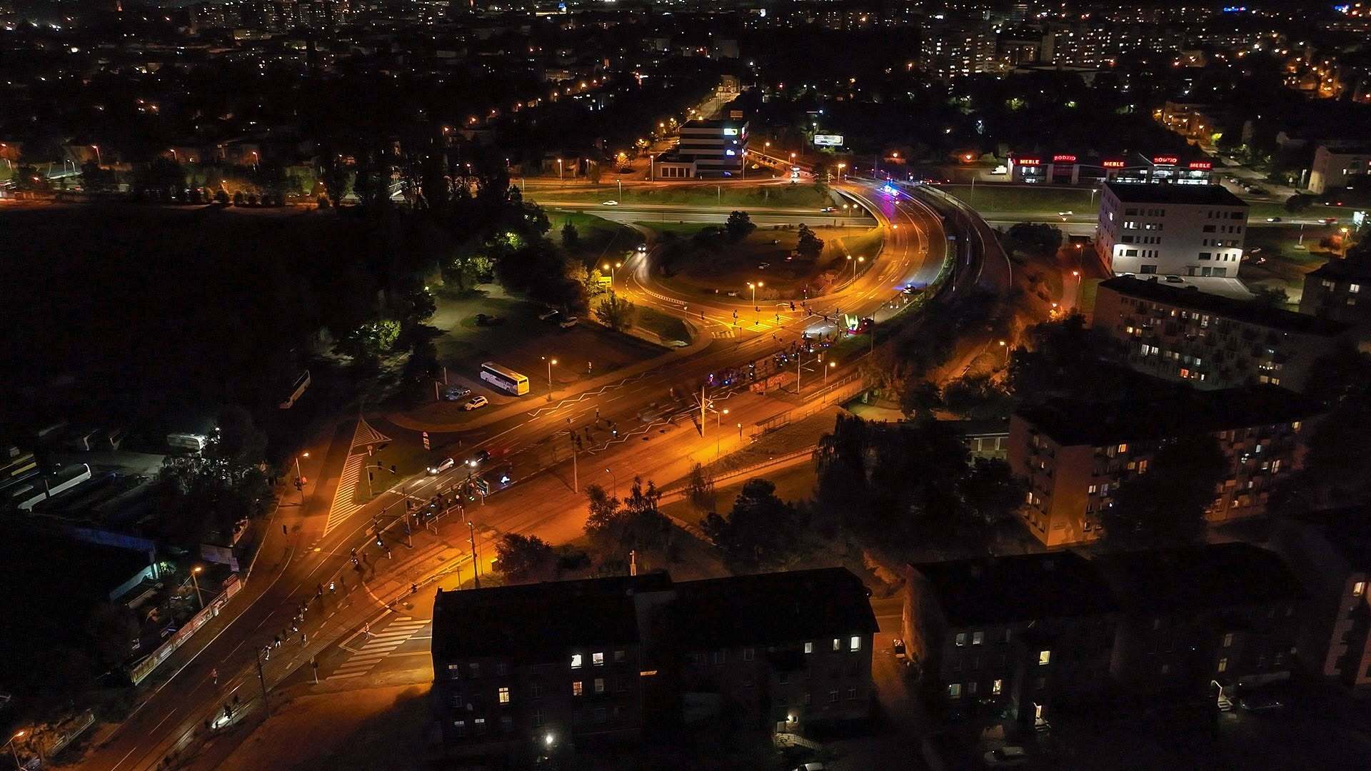 Kilkuset rolkarzy na ulicach Chorzowa. Nightskating pokonał 22 kilometry