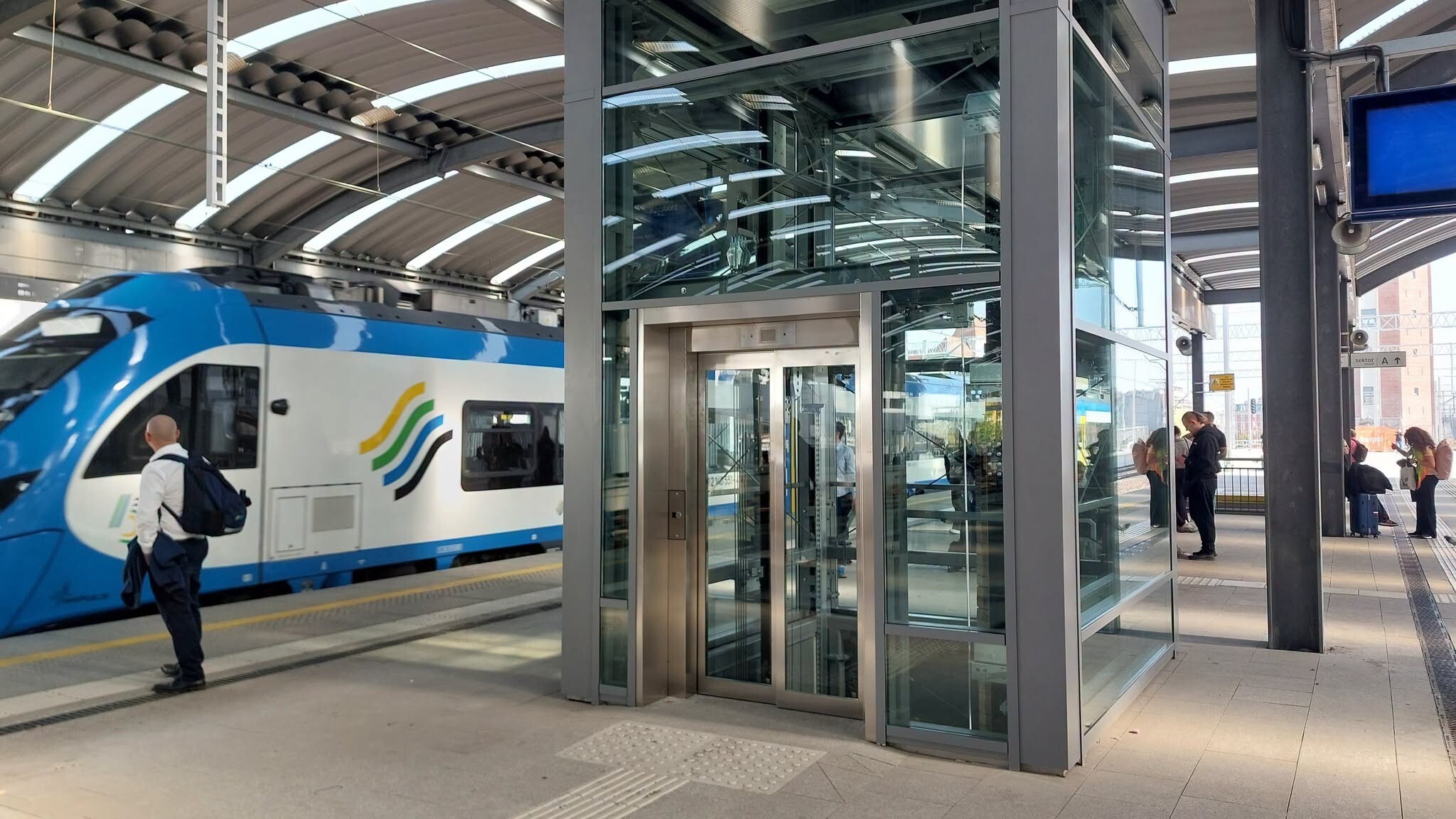 Nowe windy stacja PKP Katowice
