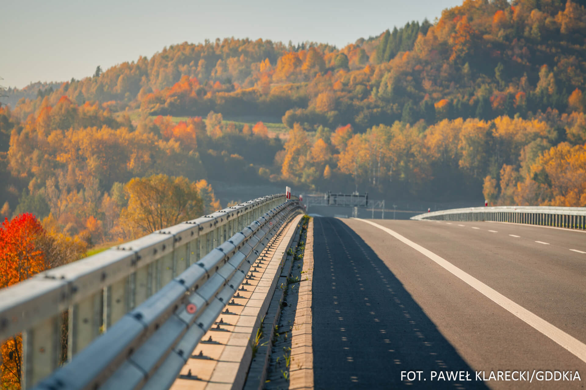 Nowy odcinek S1. Tak wygląda obejście Węgierskiej Górki jesienią