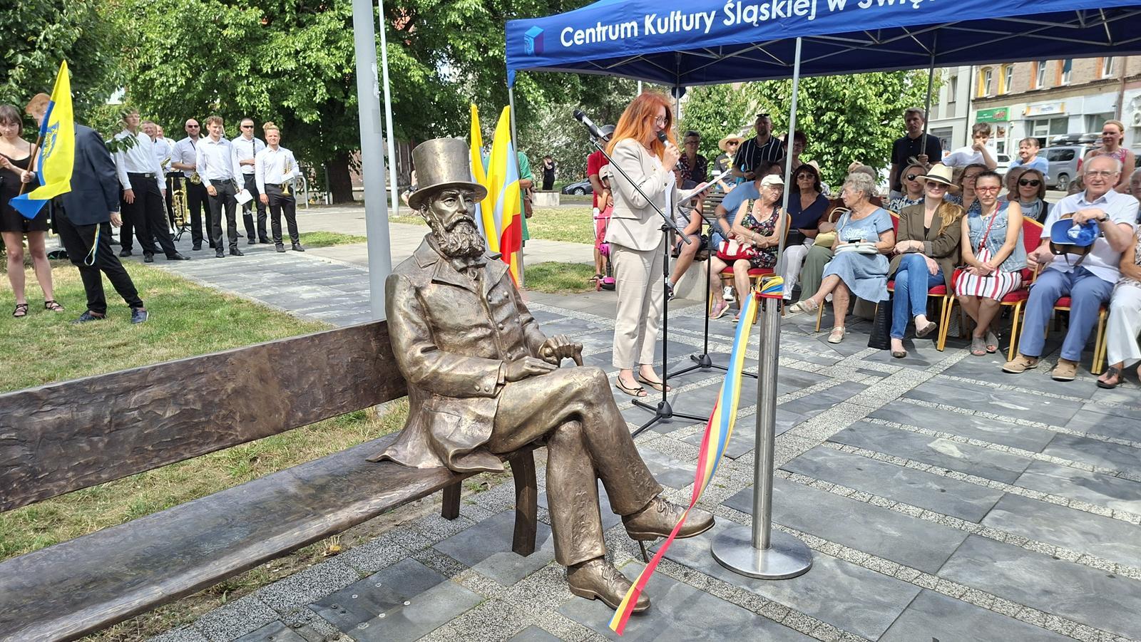 Odsloniecie laweczki ksiecia Guido Henckle von Donnersmarcka Swietochlowice 17
