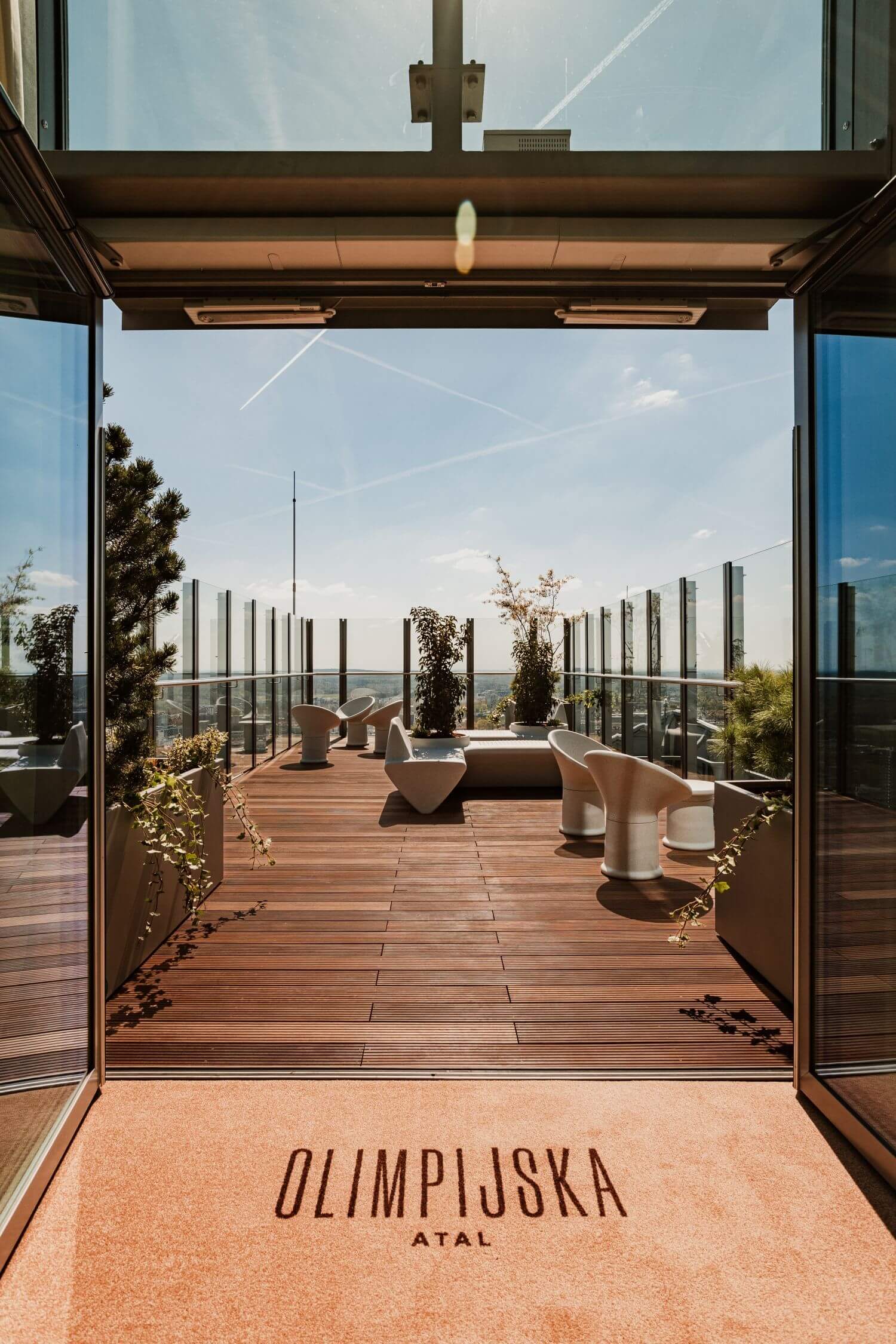 Olimpijska B Sky Bar mid 07