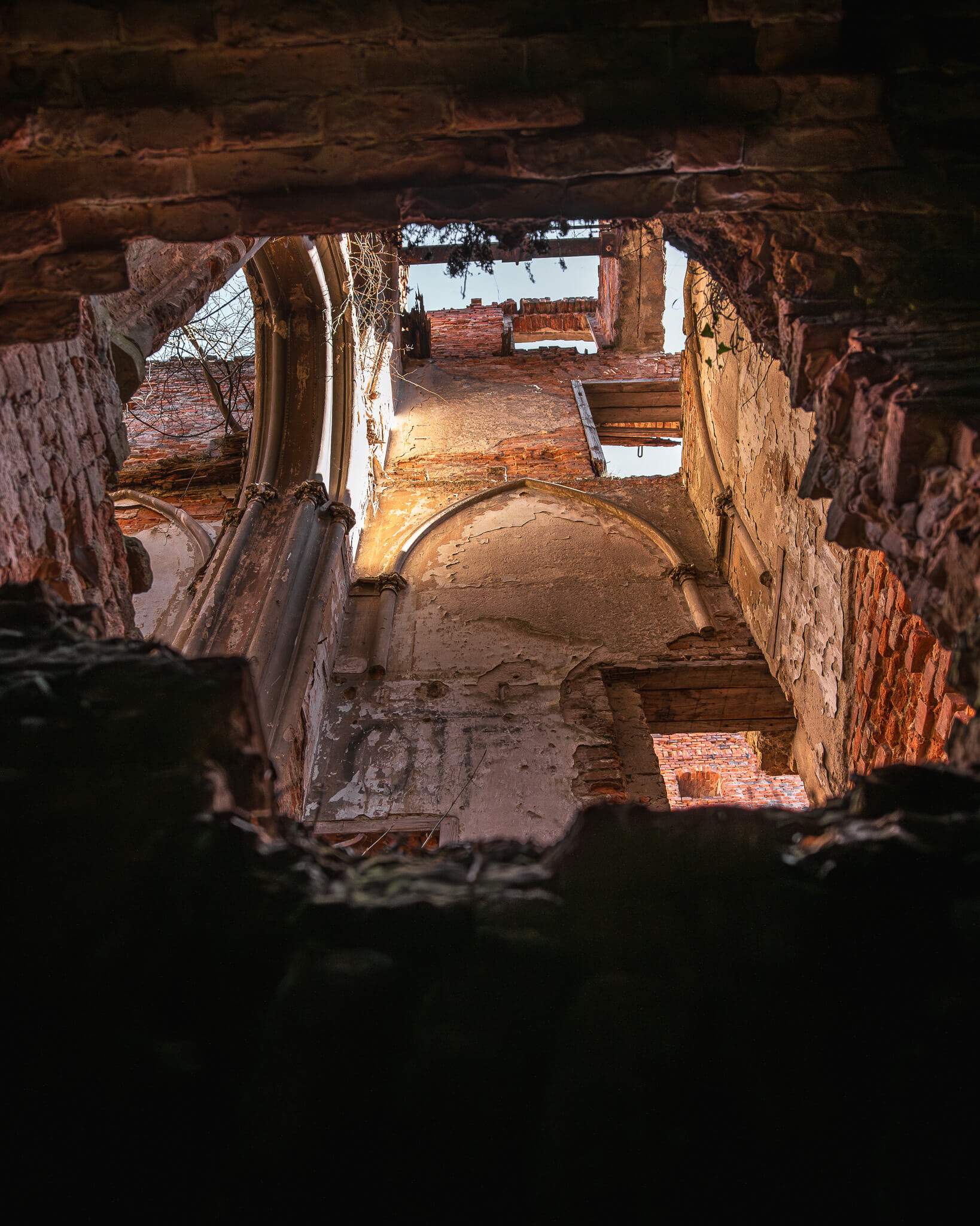 Ruiny pałacu w Sławikowie