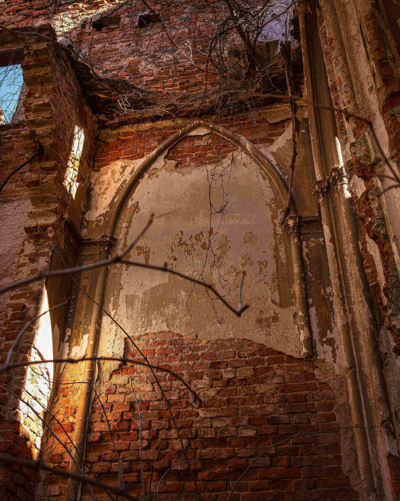 Ruiny pałacu w Sławikowie