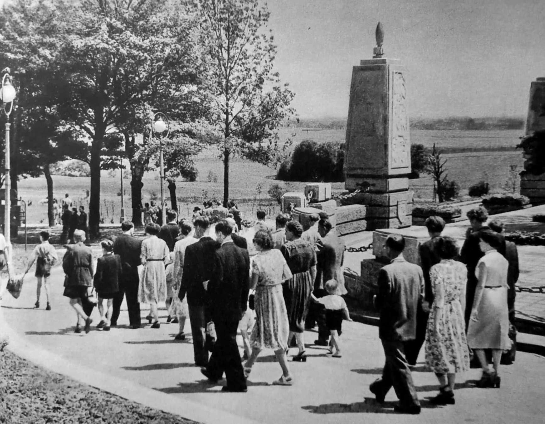 Park Śląski na dawnych zdjęciach. Tak było, nim urosły drzewa.