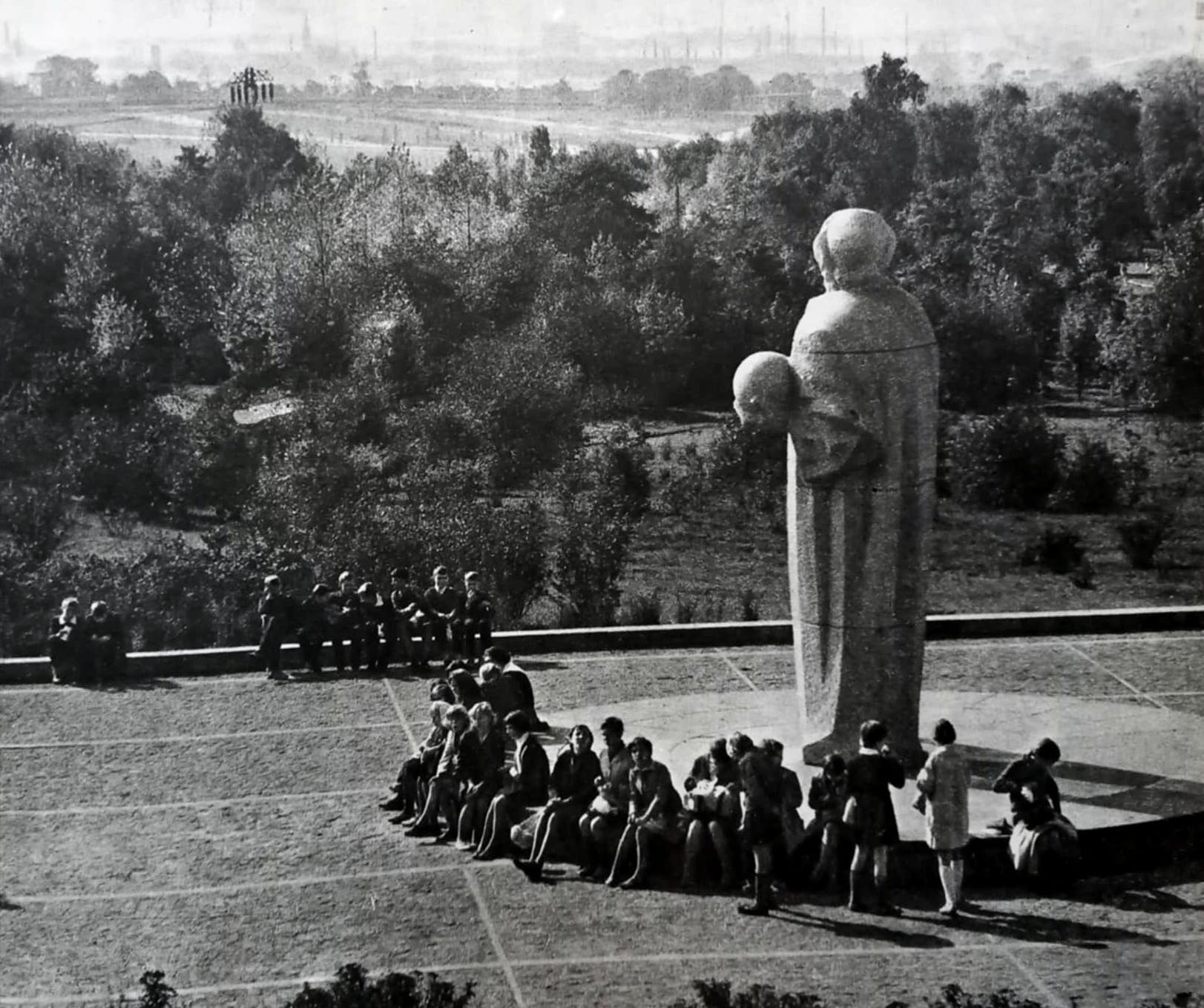 Park Śląski na dawnych zdjęciach. Tak było, nim urosły drzewa.