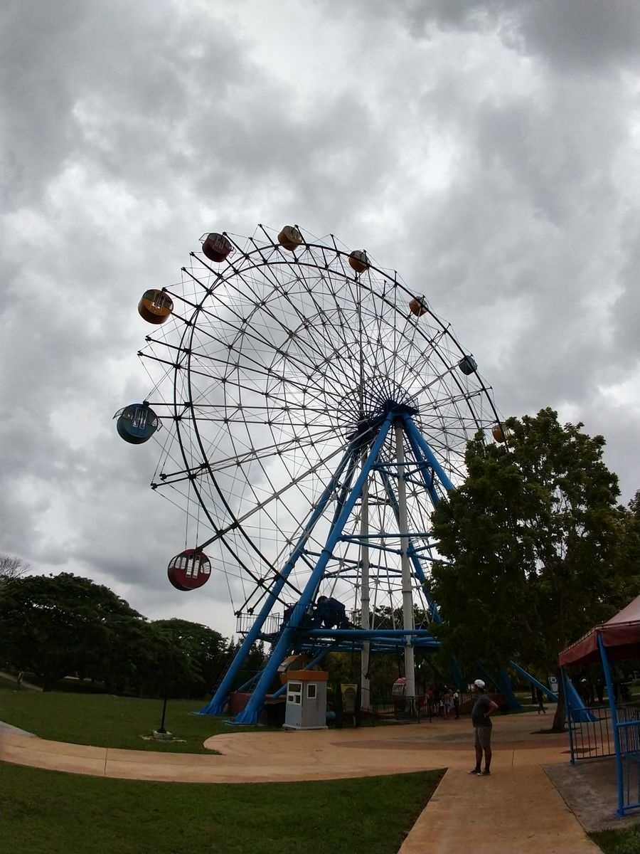 Parque Lenin w Hawanie - kubański odpowiednik Parku Śląskiego (WPKiW). Lunapark