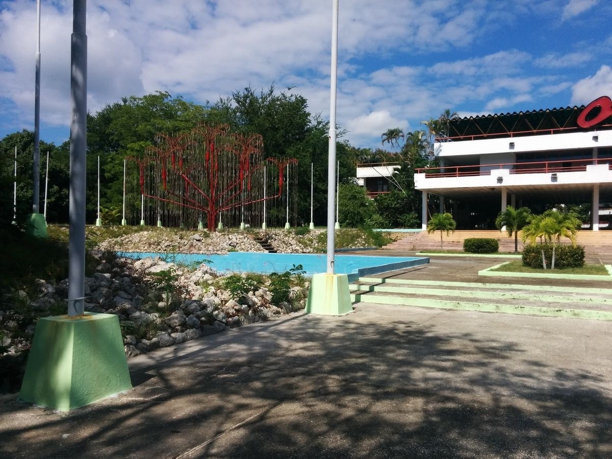 Parque Lenin w Hawanie - kubański odpowiednik Parku Śląskiego (WPKiW). Centralny Pałac Pionierów