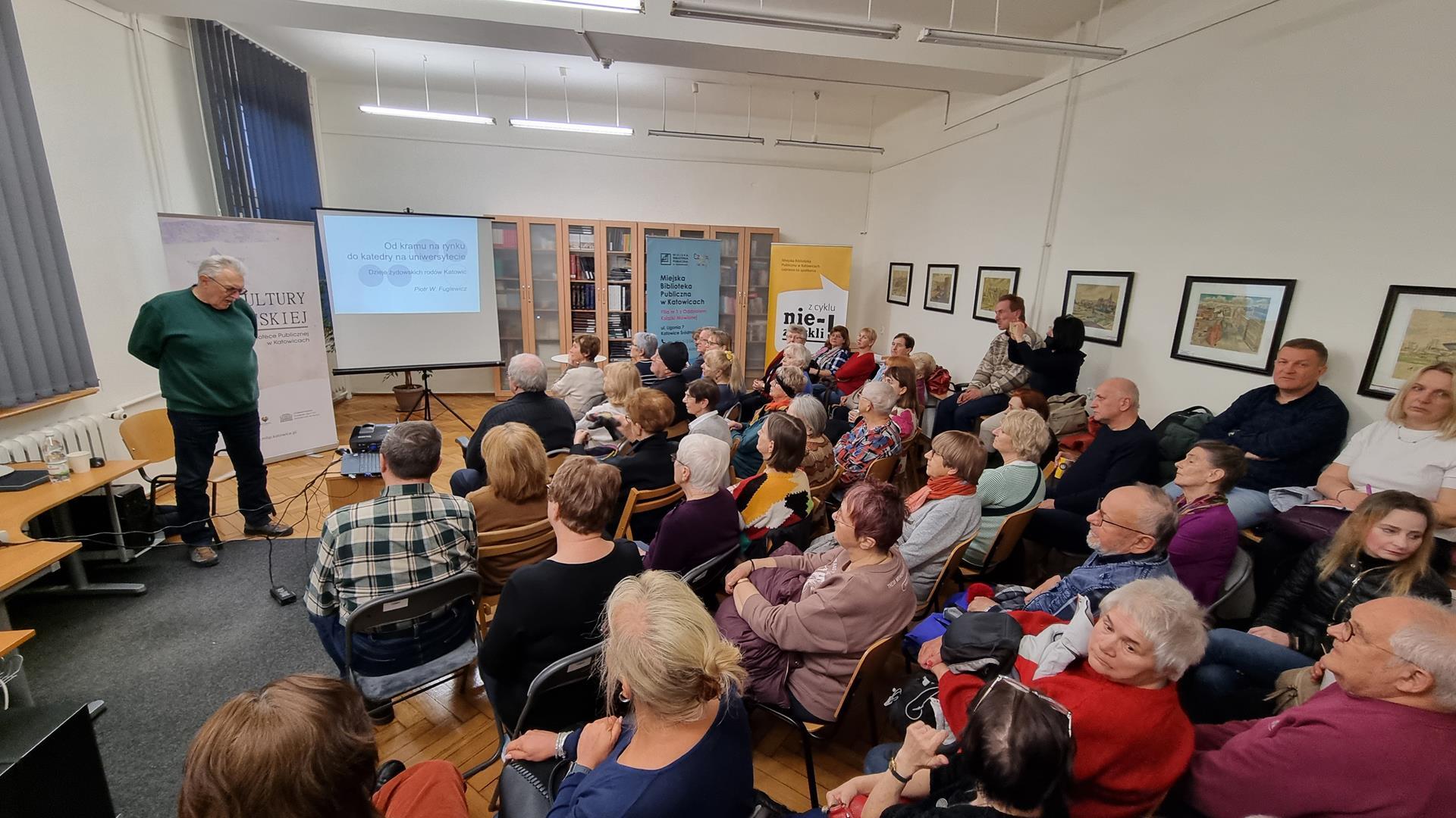 Piotr Fuglewicz podczas prelekcji