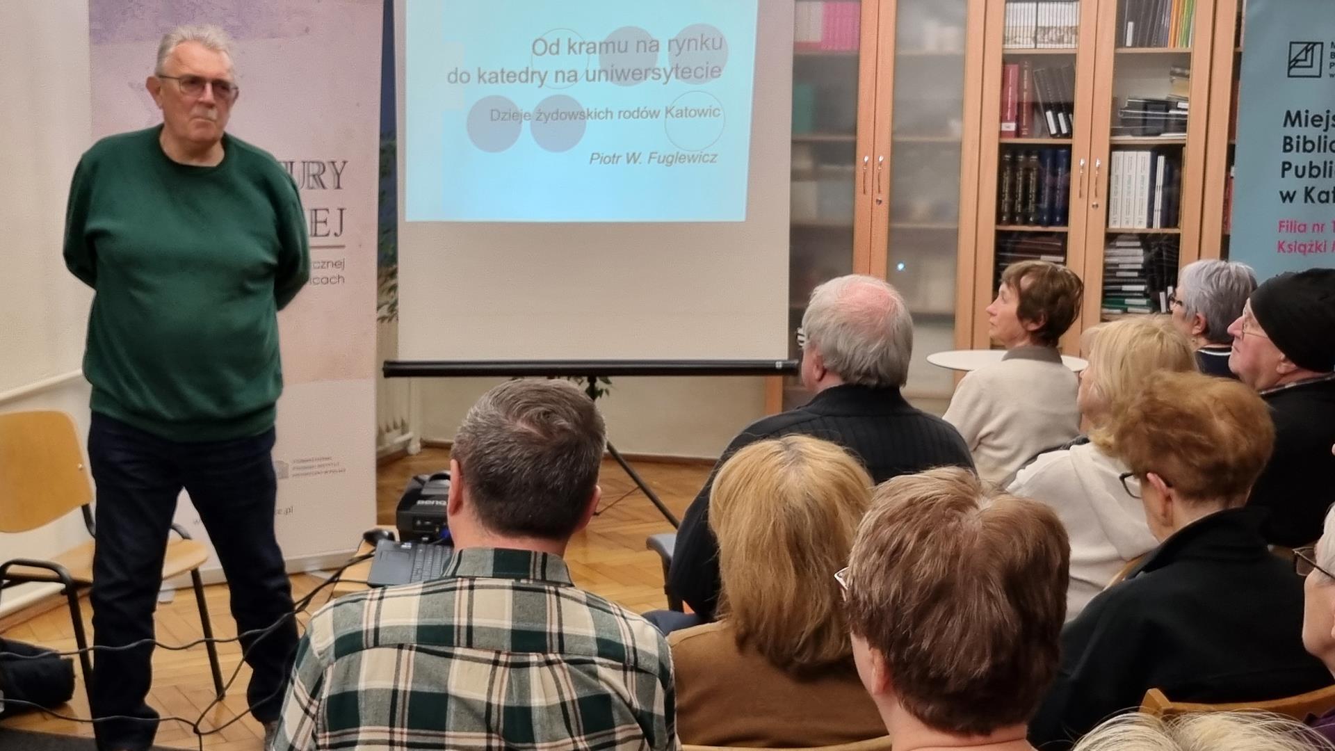 Piotr Fuglewicz podczas prelekcji