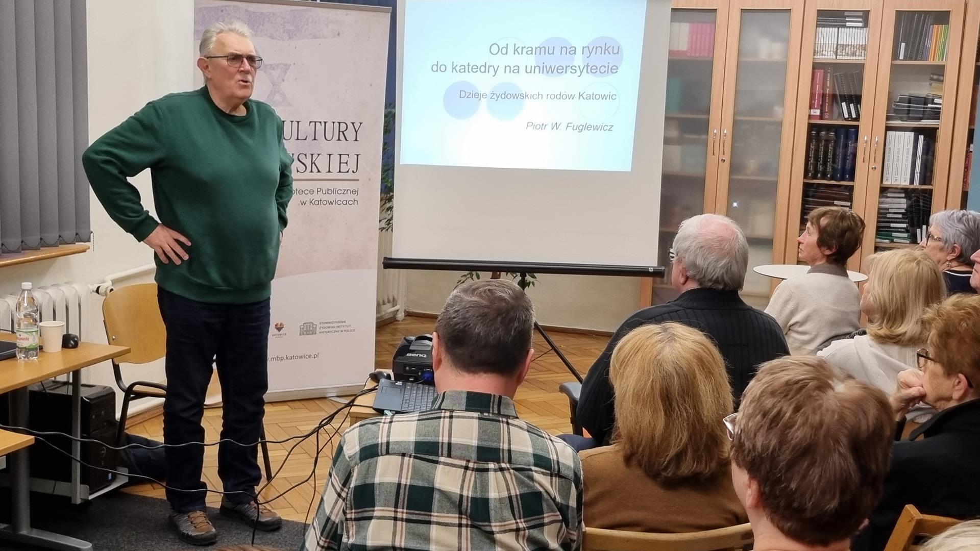 Piotr Fuglewicz podczas prelekcji