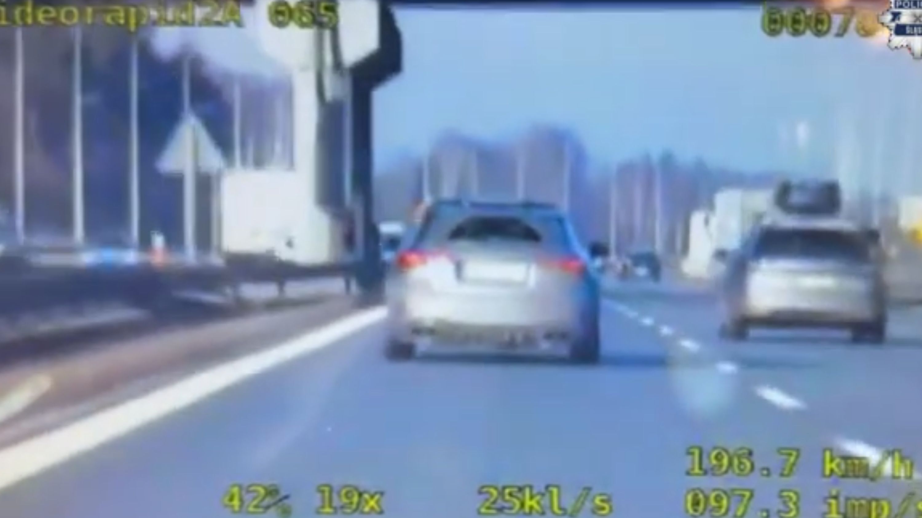 Pirat drogowy pędził ponad 200 km/h autostradą A4 w woj. śląskim. Okazał się recydywistą, więc kara była podwójnie dotkliwa