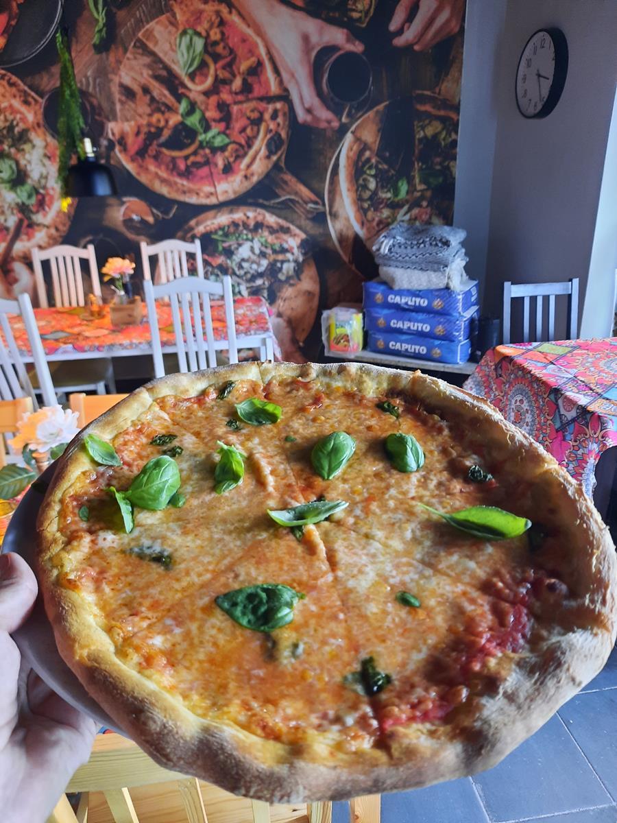 Pizzeria La Farina Myslowice 2
