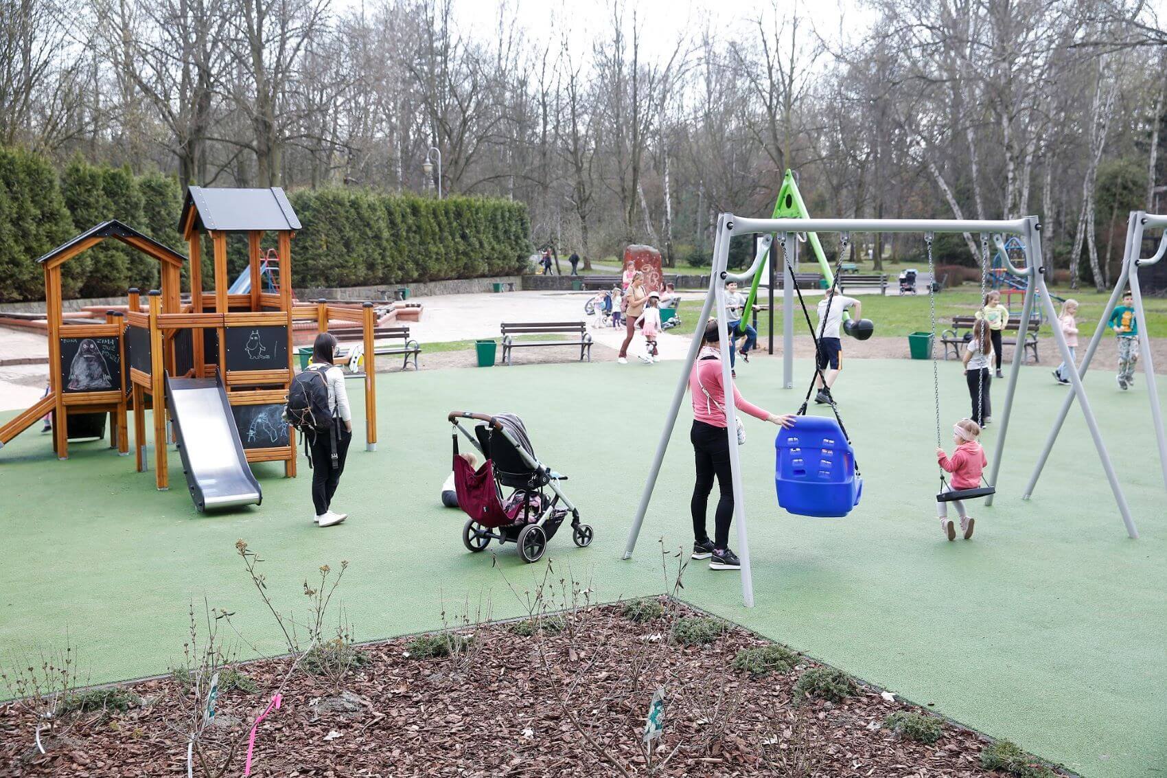 Plac zabaw Dziedziniec park Kościuszki Katowice