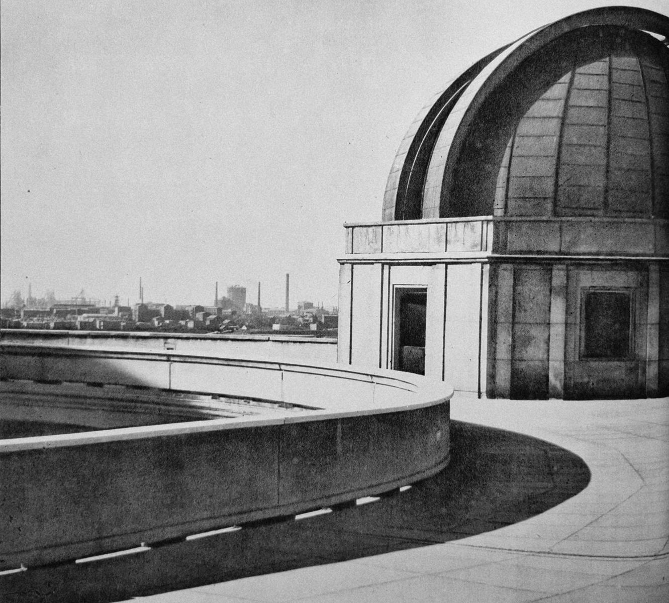 Na tarasie Planetarium Śląskiego przed laty