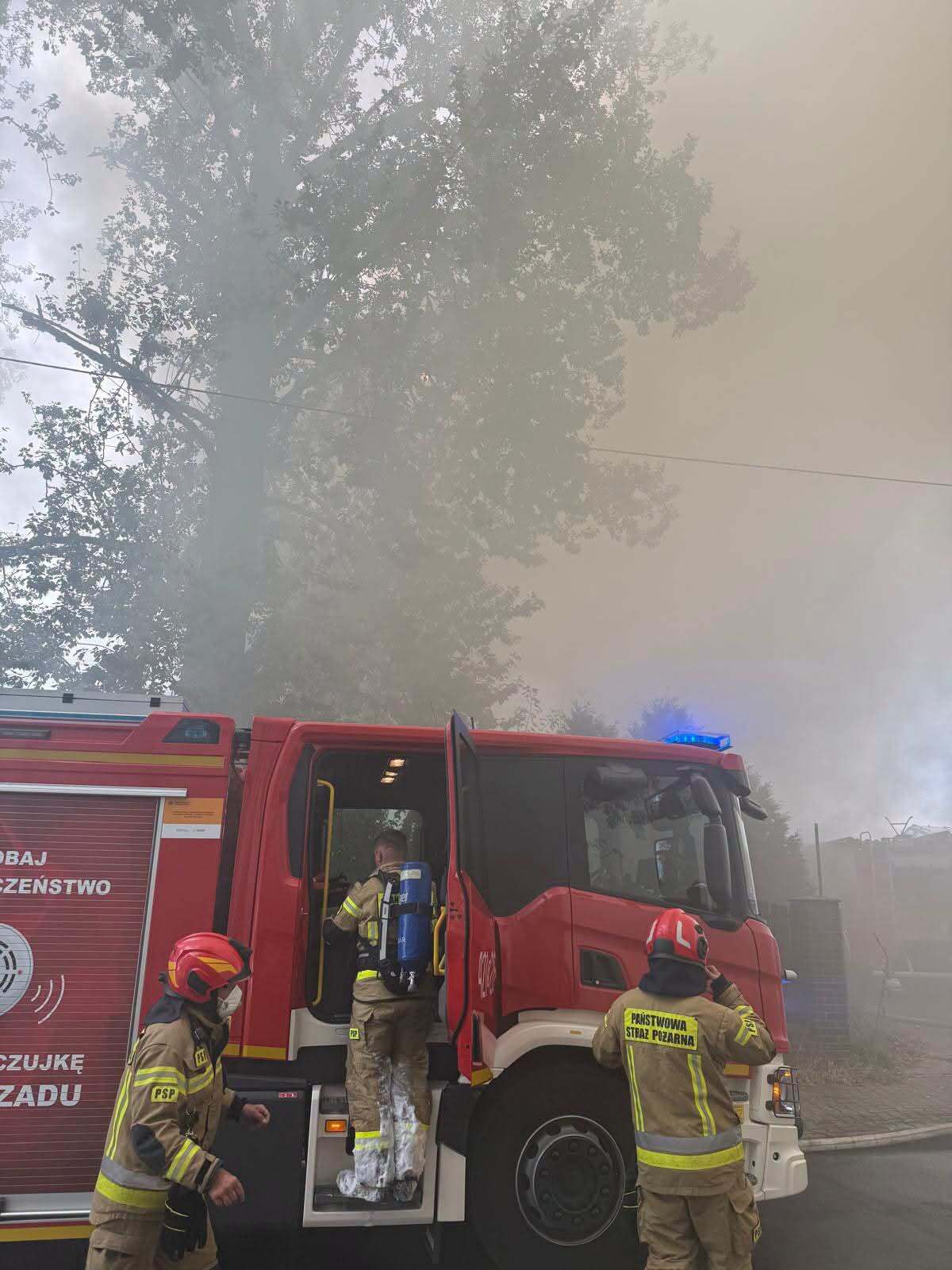 Pożar złomowiska w Chorzowie 8