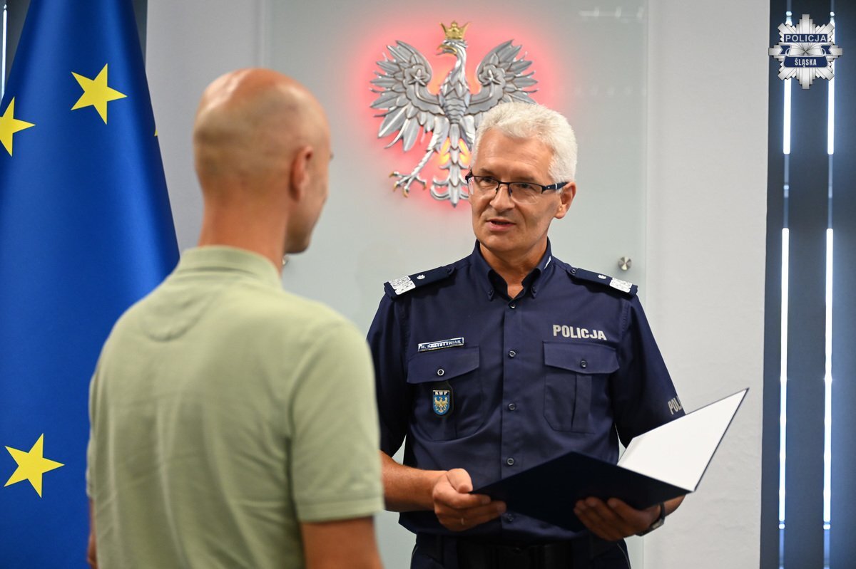 Policja uhonorowała bohaterskich mieszkańców Chorzowa za reakcję po ataku nożownika