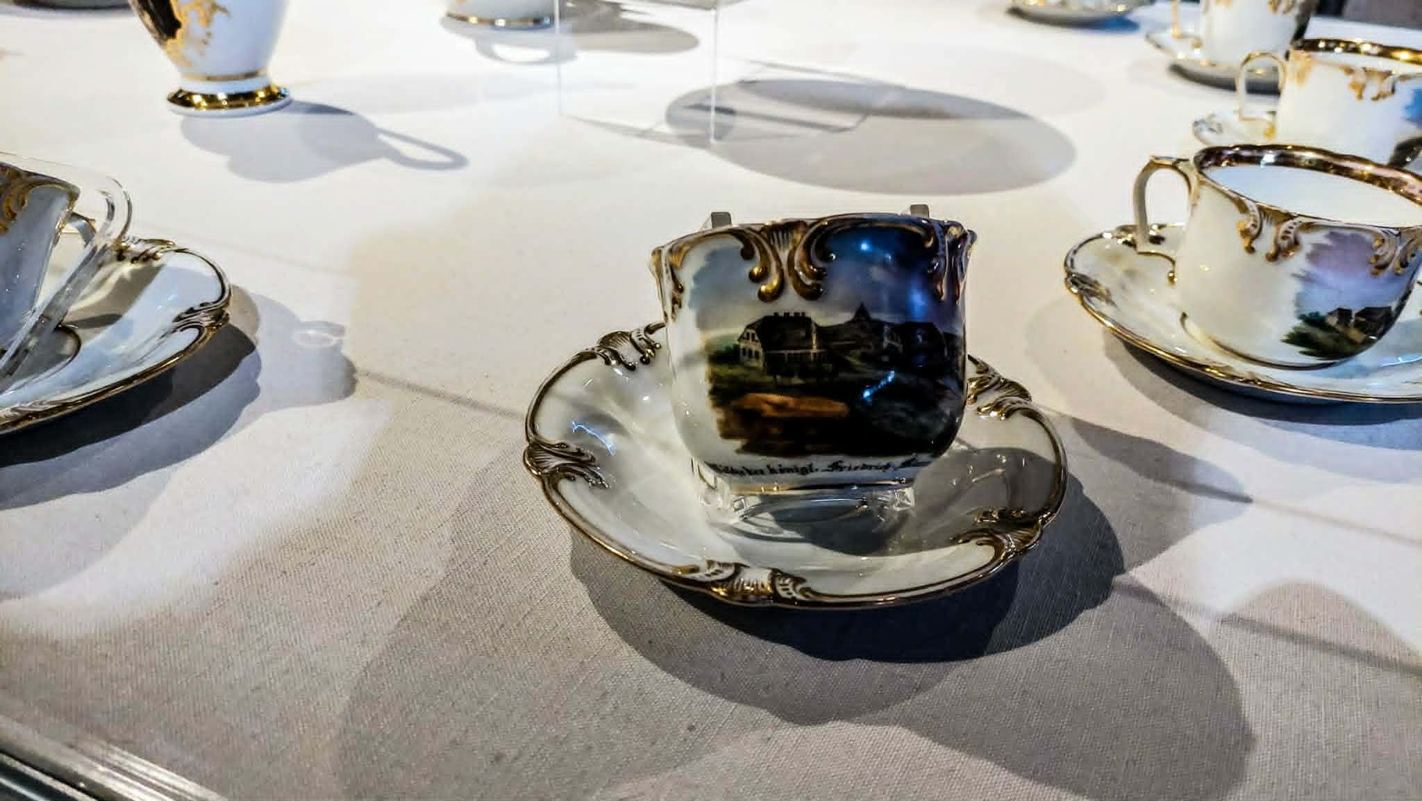 Porcelanowy serwis Carnalla 2