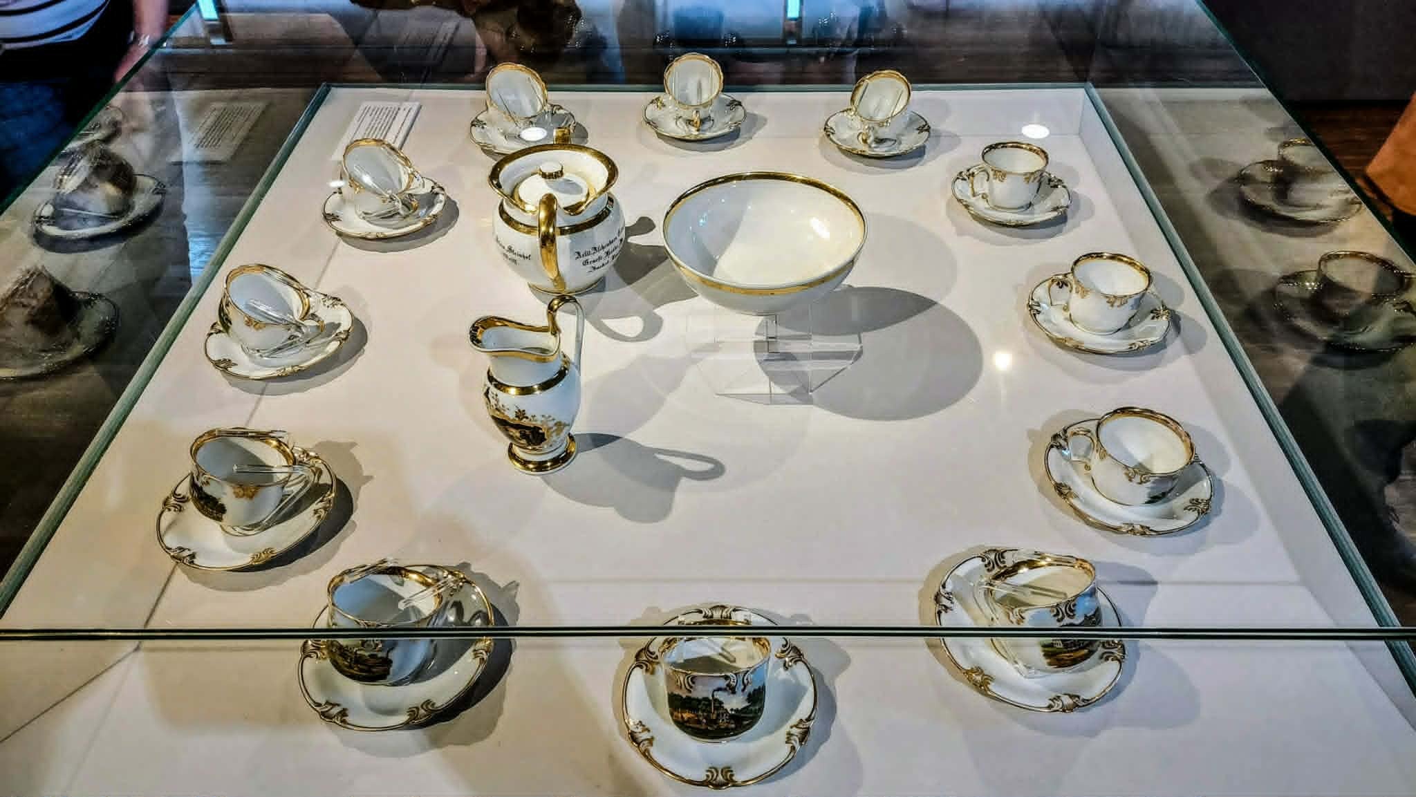 Porcelanowy serwis Carnalla 3