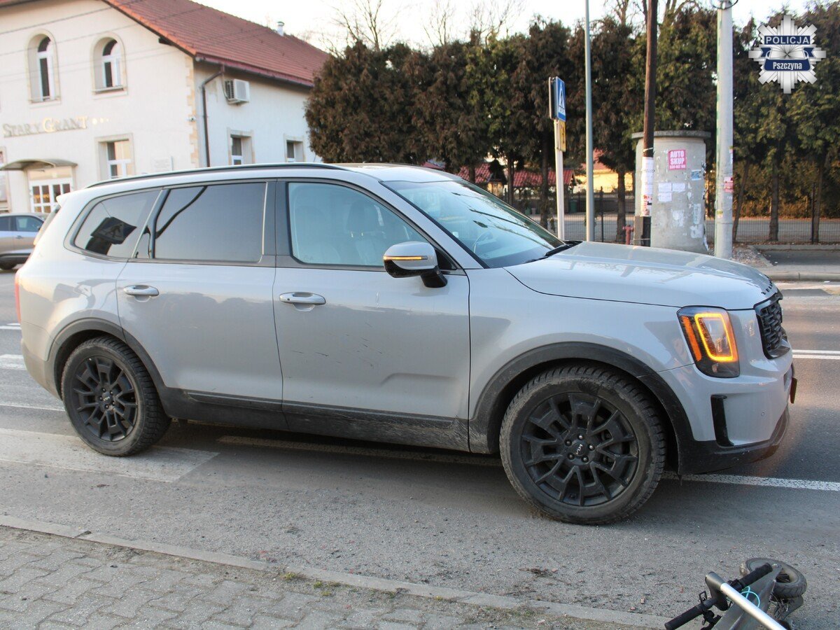 Potracenie pasy hulajnoga 1