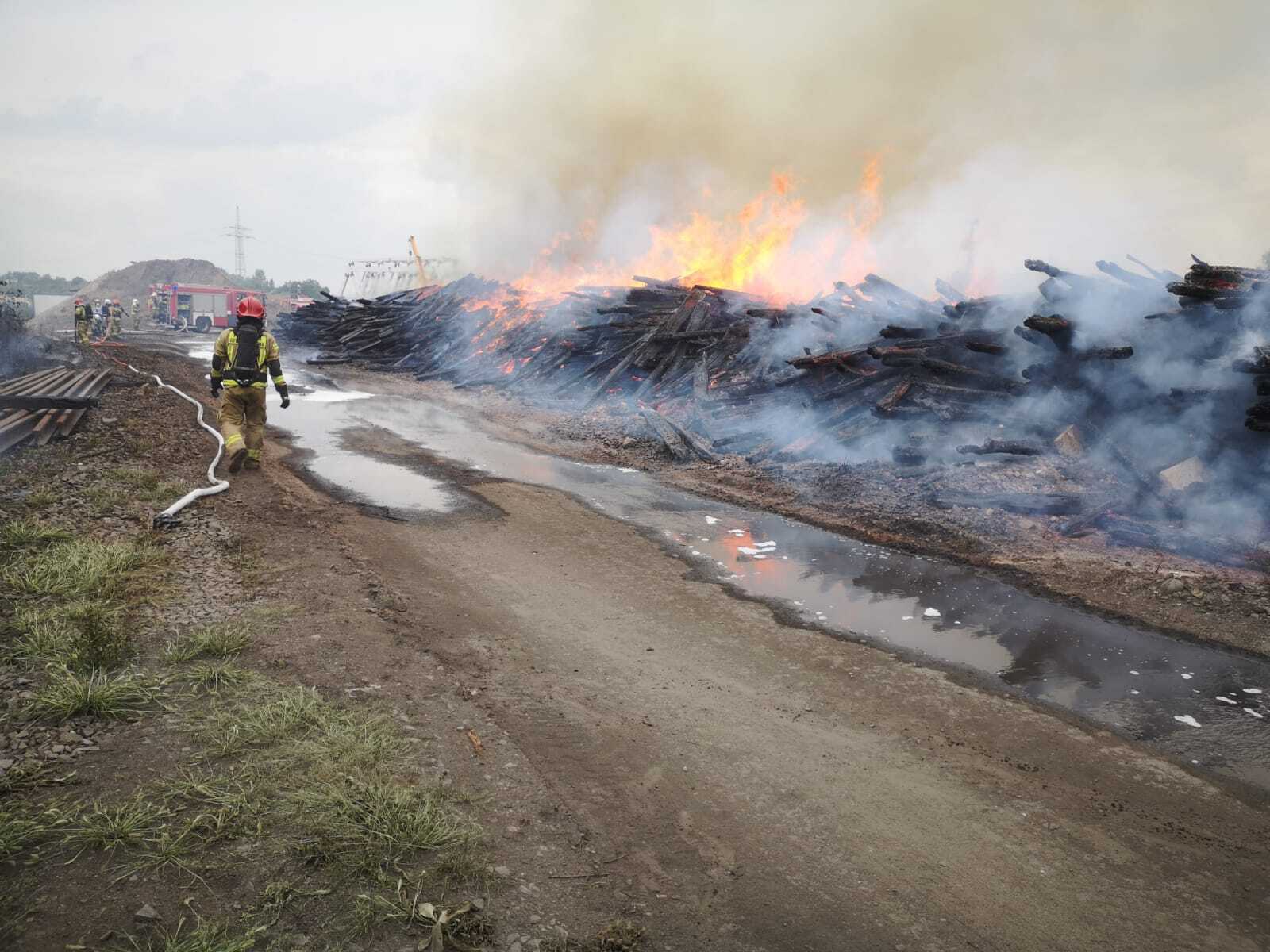 Pożar podkładów kolejowych, Katowice