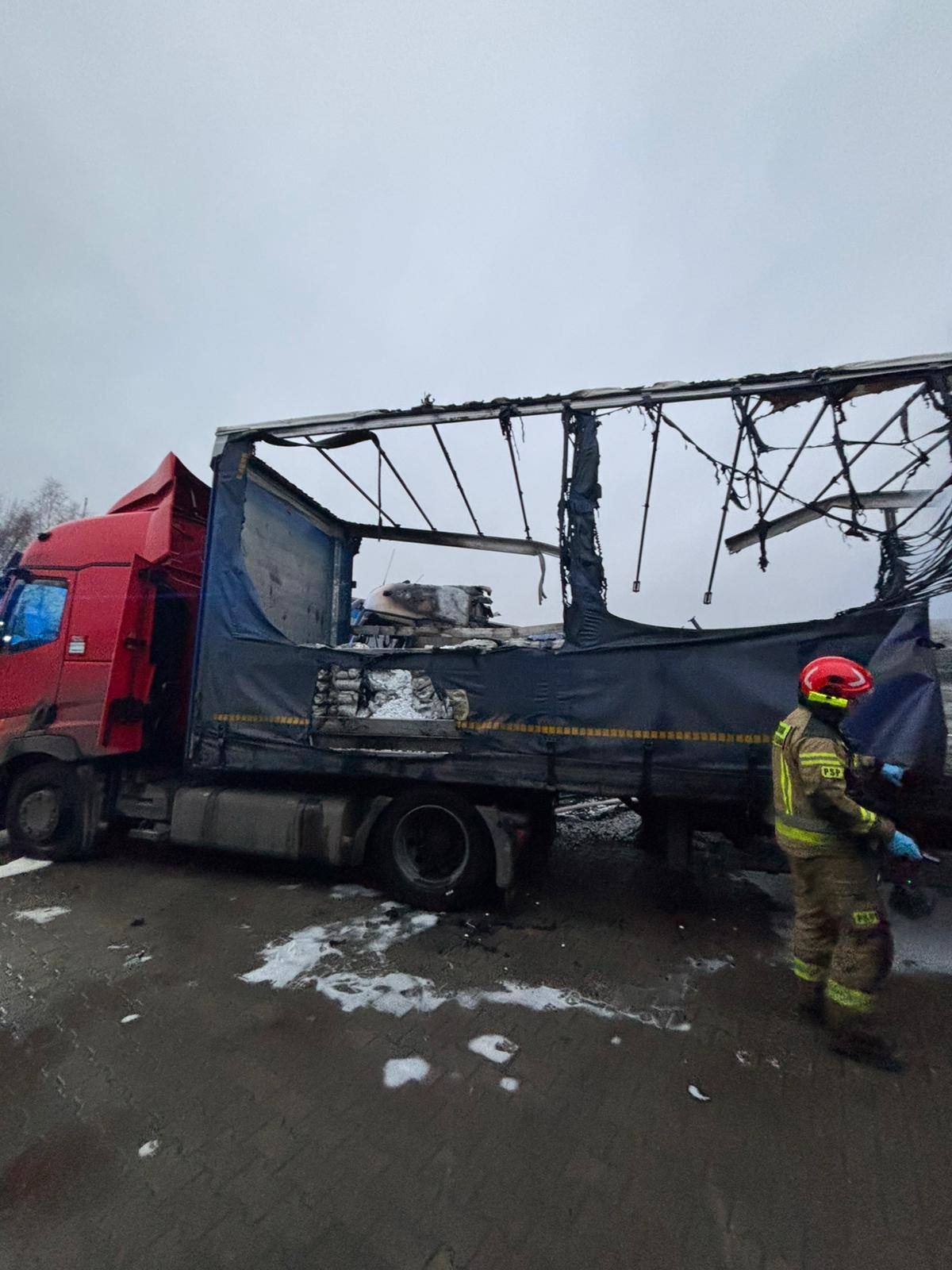 Pożar ciężarówek w Paniówkach