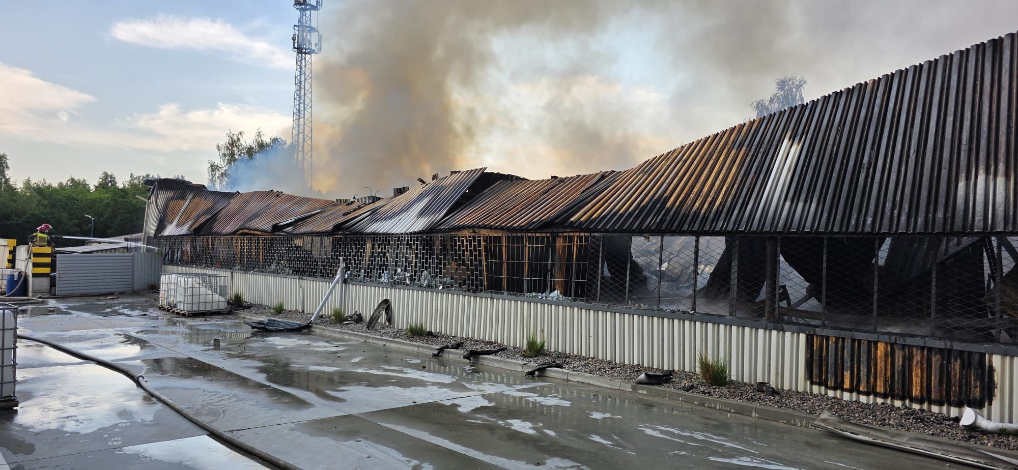 Pozar hali Siemianowice Slaskie 3