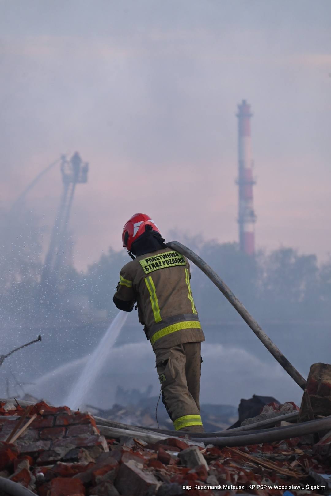 Pożar hali w Gliwicach
