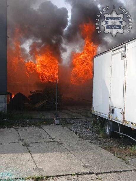 Pożar hali w Siemianowicach Śląskich