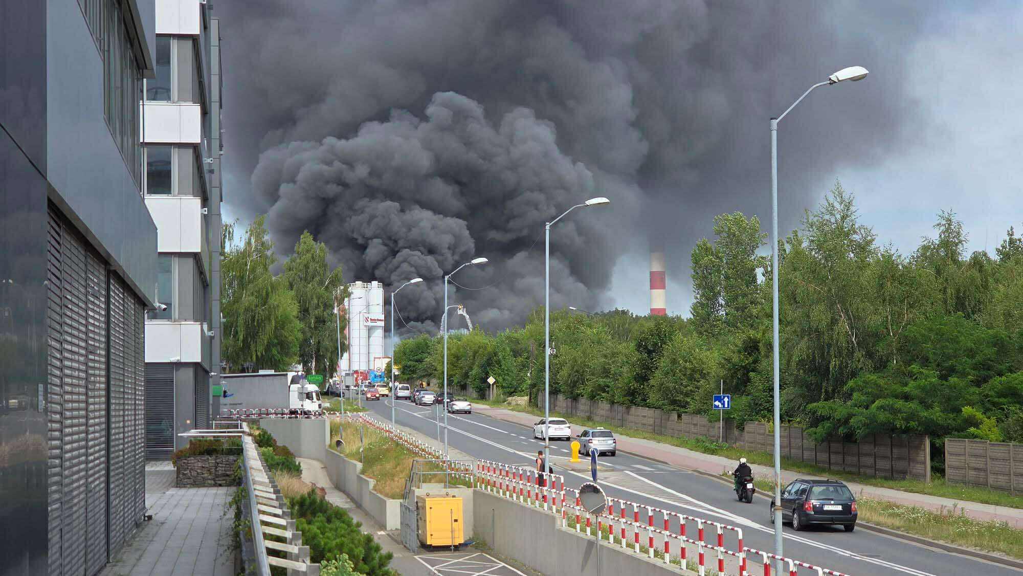 Pozar hali w Siemianowicach Slaskich
