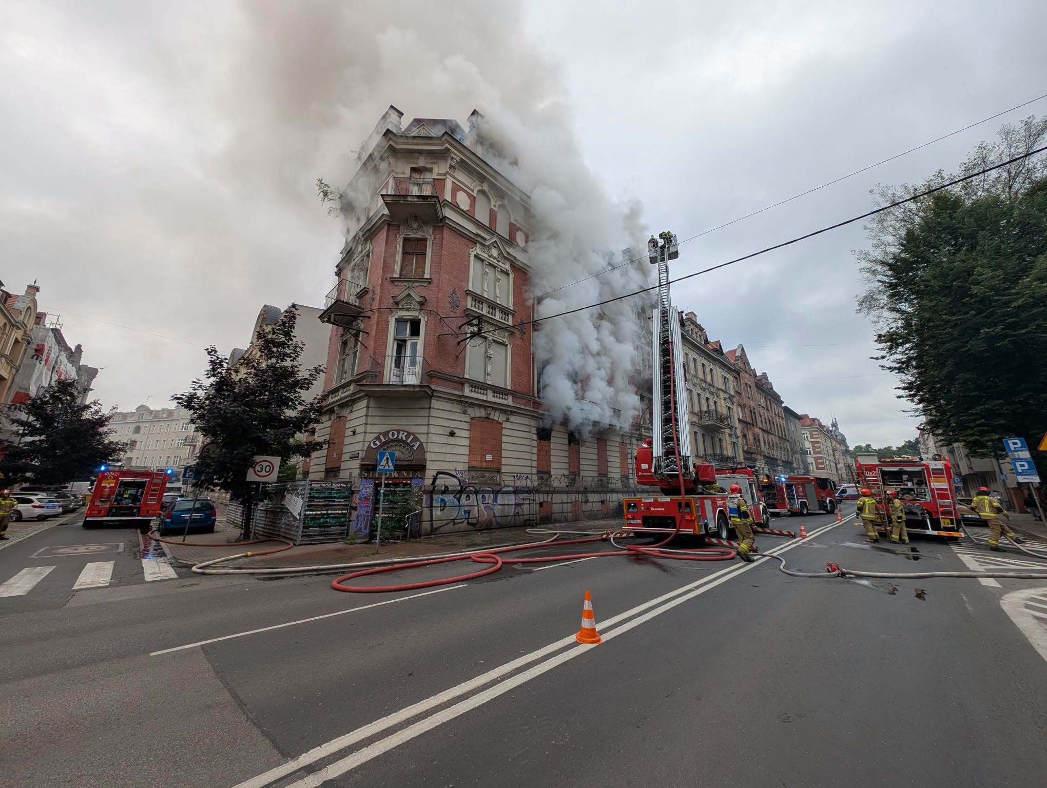 Pożar kamienicy na rogu ul. Chopina i Sokolskiej w Katowicach
