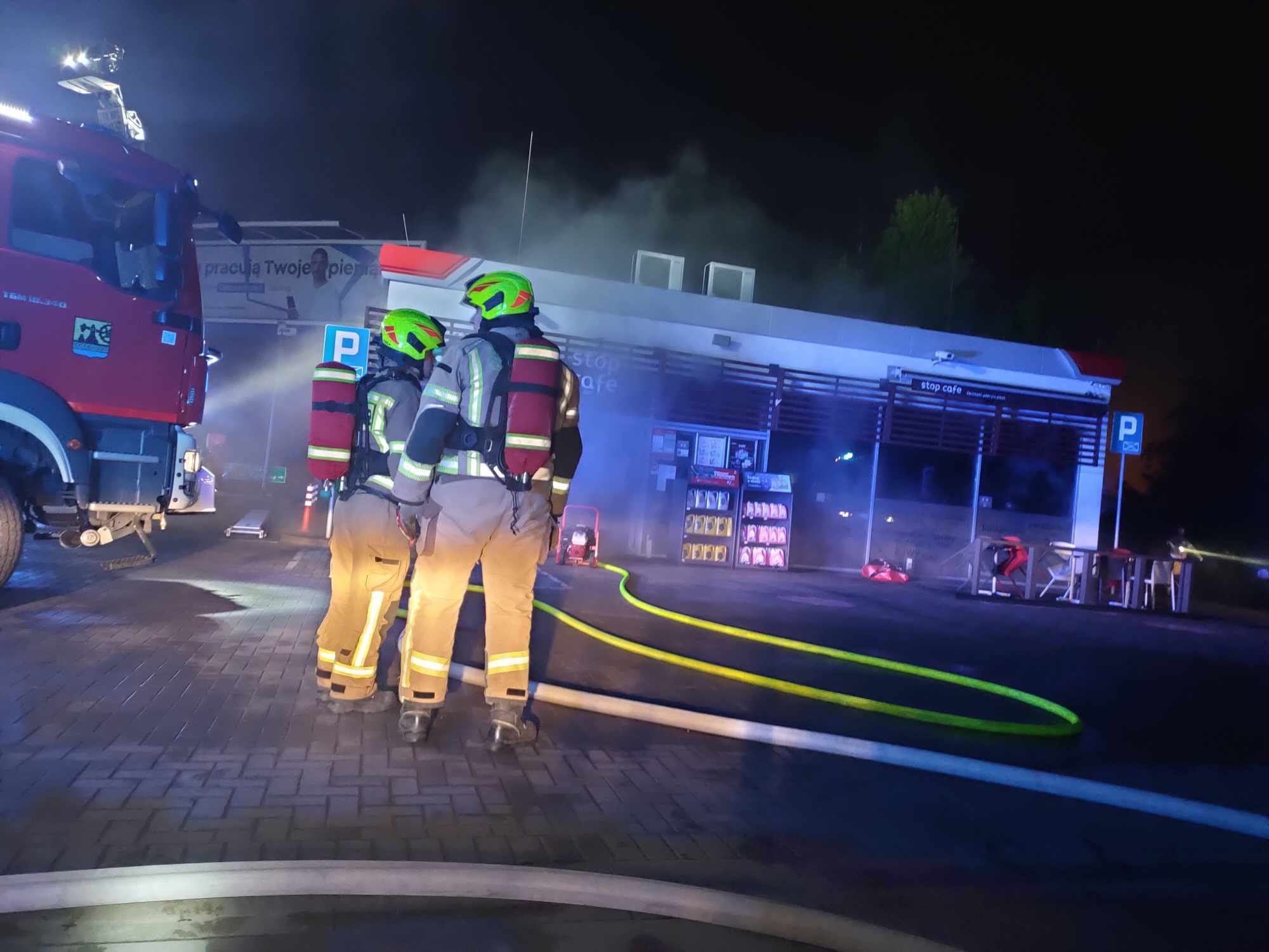 Pożar na stacji paliw w Katowicach